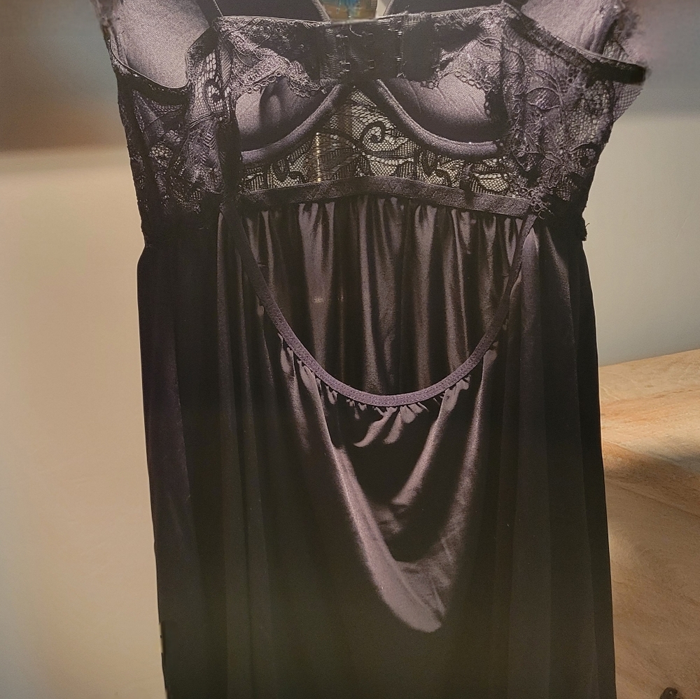 VENUS Black Lace Chemise